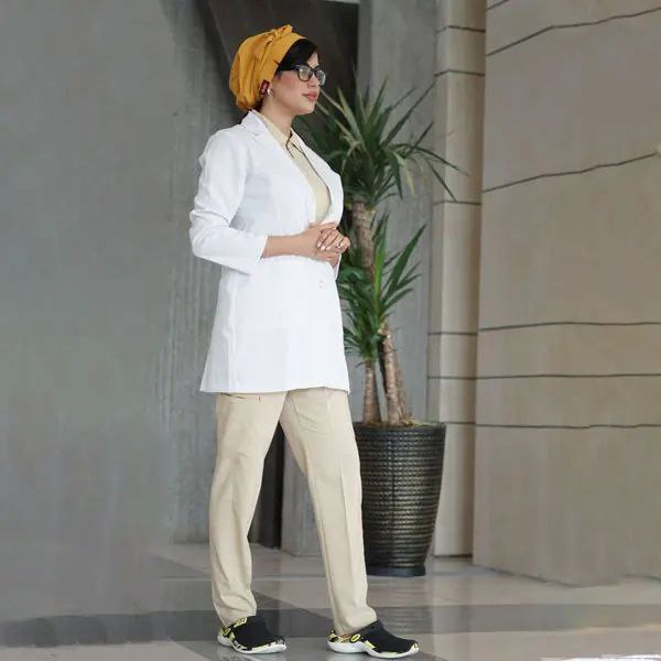 روپوش سفید زنانه مدل فیگز