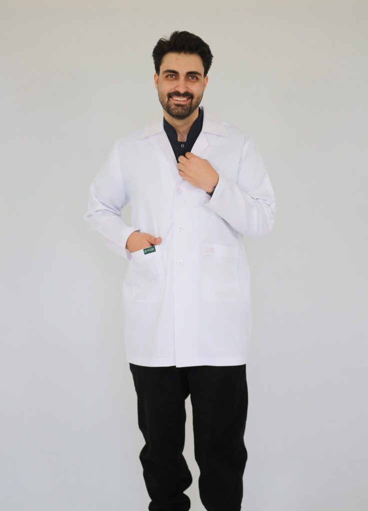 راهنمای انتخاب لباس پزشکی استاندارد؛ نگاهی به اسکراب و شلوار، تونیک و روپوش پزشکی 4 حذف شرط: اسکراب و شلوار، تونیک و روپوش پزشکی اسکراب و شلوار، تونیک و روپوش پزشکی - پوشینا
